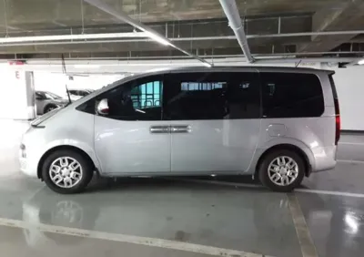 Hyundai Staria 2023, 57386 км, за 3674.27 USD