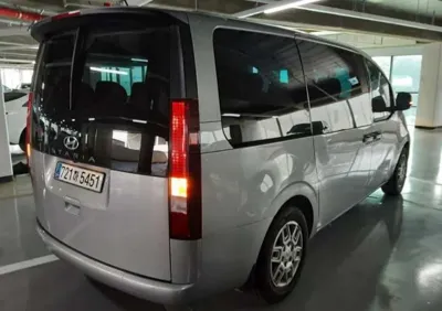 Hyundai Staria 2023, 57386 км, за 3674.27 USD - фото 6