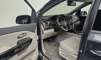 Kia Canival 2019, 120627 км, за 10986.75 USD - фото 10