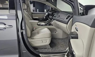 Kia Canival 2019, 120627 км, за 10986.75 USD - фото 11