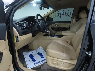 Kia Canival 2019, 235376 км, за 9100.95 USD