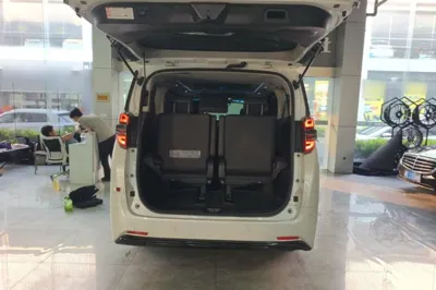 Toyota Vellfire 2020, 65300 км, за 67393 USD - фото 27
