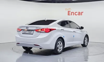 Hyundai Avante 2011, 95564 км, за 2953.92 USD