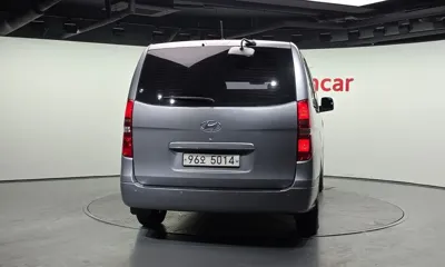 Hyundai Starex 2017, 88176 км, за 7539.69 USD