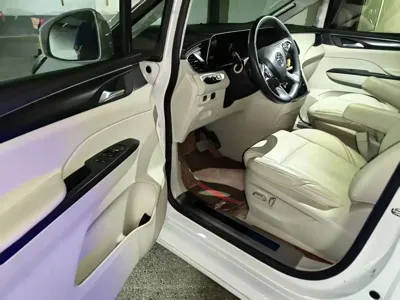 Buick GL8 2020, 28000 км, за 23004.47 USD