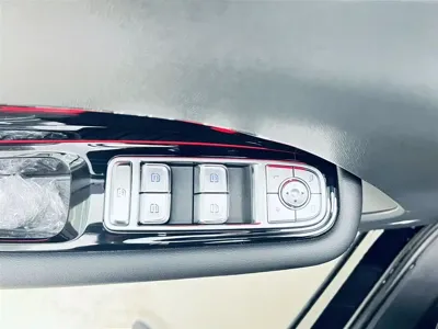 Hongqi Hongqi HS3 PHEV 0, 100 км, за 16156.25 USD - фото 9