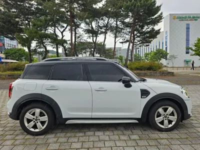 MINI Countryman 2018, 105900 км, за 6055.87 USD