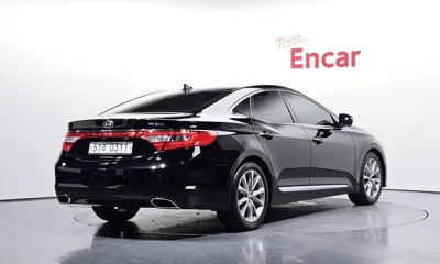 Hyundai Grandeur 2016, 111661 км, за 4923.2 USD