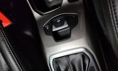 Jeep Renegade 2020, 32601 км, за 10423.46 USD - фото 13