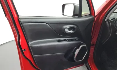 Jeep Renegade 2020, 32601 км, за 10423.46 USD - фото 24