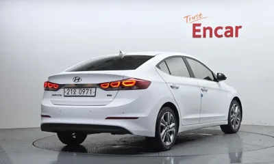 Hyundai Avante 2016, 102196 км, за 4957.7 USD