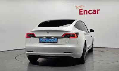 Tesla Model 3 2022, 76523 км, за 23778.51 USD