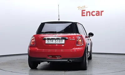 MINI Cooper 2012, 56080 км, за 3678.4 USD