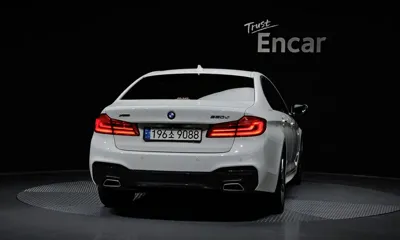 BMW 5-Series 2018, 88738 км, за 16604.8 USD