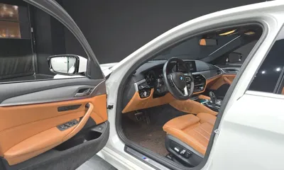 BMW 5-Series 2018, 88738 км, за 16604.8 USD - фото 10