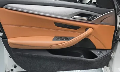 BMW 5-Series 2018, 88738 км, за 16604.8 USD - фото 24