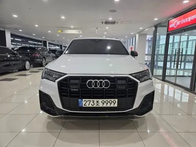 Audi Q7 2021, 76500 км, за 42636.2 USD