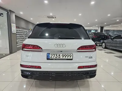 Audi Q7 2021, 76500 км, за 42636.2 USD