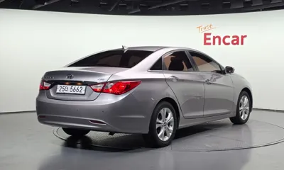 Hyundai Sonata 2010, 183472 км, за 1765.79 USD