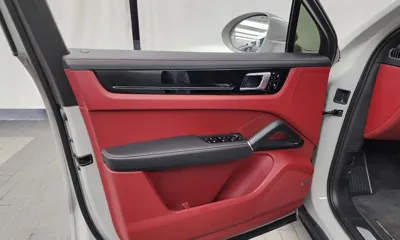 Porsche Cayenne 2020, 82021 км, за 53395.82 USD - фото 24