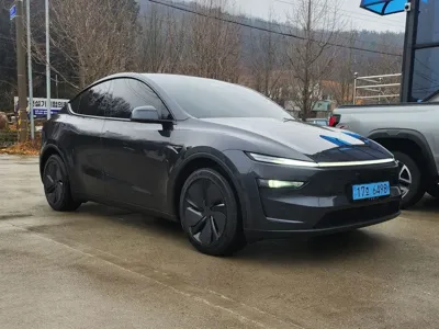 Tesla Model Y 2025, 1050 км, за 34140.74 USD