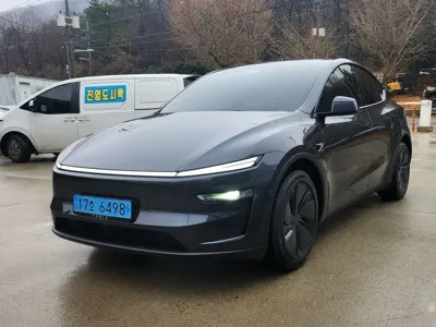 Tesla Model Y 2025, 1050 км, за 34140.74 USD