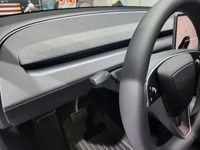 Tesla Model Y 2025, 1050 км, за 33867.28 USD - фото 15