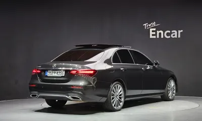 Mercedes-Benz E-Class 2021, 31478 км, за 27241.7 USD