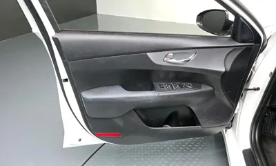 Kia K3 2022, 98597 км, за 8320.87 USD - фото 24