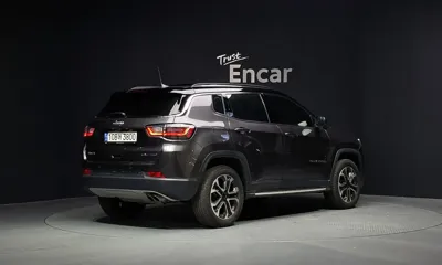 Jeep Compass 2022, 32499 км, за 13976.46 USD