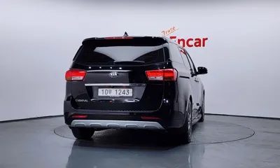Kia Canival 2018, 77863 км, за 9184.01 USD