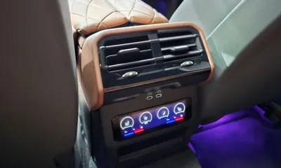 BMW 5-Series 2024, 35452 км, за 51312.08 USD - фото 28