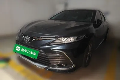 Toyota Camry · 2023 год