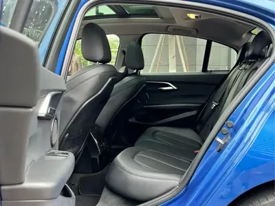 BMW 1 Series 2017, 100000 км, за 7178.61 USD