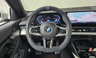 BMW 5-Series 2025, 29243 км, за 45537.48 USD - фото 13