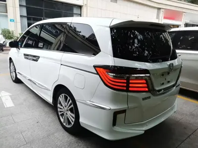 Honda Elysion 2017, 84100 км, за 16866.01 USD