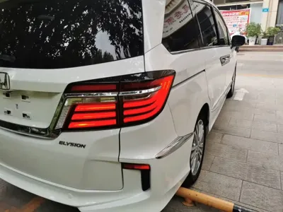 Honda Elysion 2017, 84100 км, за 16866.01 USD - фото 8