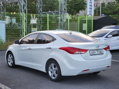 Hyundai Avante 2011, 42724 км, за 2599.35 USD