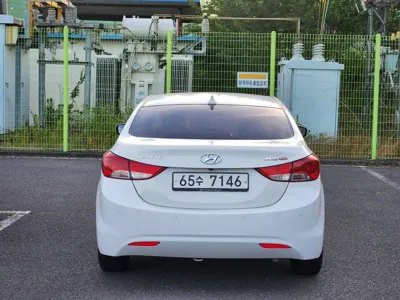 Hyundai Avante 2011, 42724 км, за 2599.35 USD