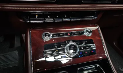 Lincoln Aviator 2021, 81613 км, за 24993.43 USD - фото 9