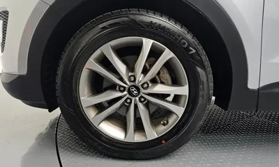 Hyundai Santafe 2015, 87423 км, за 9448.3 USD
