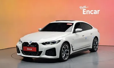 BMW i4 · 2023 год
