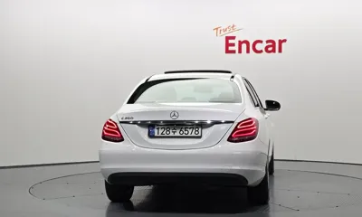 Mercedes-Benz C-Class 2017, 76232 км, за 10677.55 USD