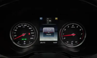 Mercedes-Benz C-Class 2017, 76232 км, за 10677.55 USD - фото 8