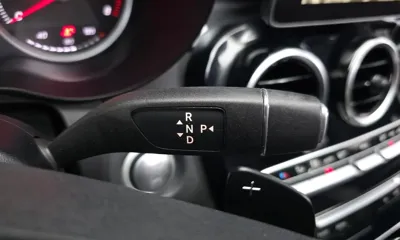 Mercedes-Benz C-Class 2017, 76232 км, за 10677.55 USD - фото 9