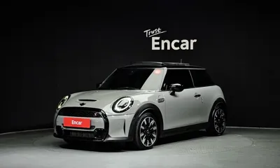 MINI Cooper · 2022 год
