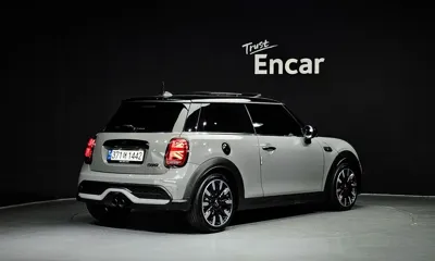 MINI Cooper 2022, 96960 км, за 12143.89 USD
