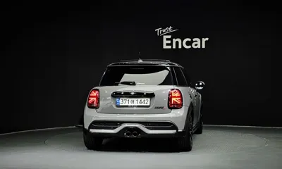 MINI Cooper 2022, 96960 км, за 12143.89 USD