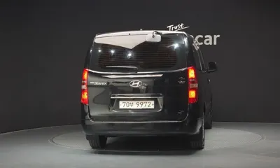 Hyundai Starex 2017, 95571 км, за 7741.35 USD