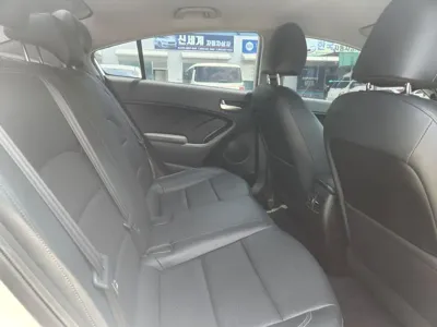 Kia K3 2015, 119591 км, за 3770.39 USD - фото 17